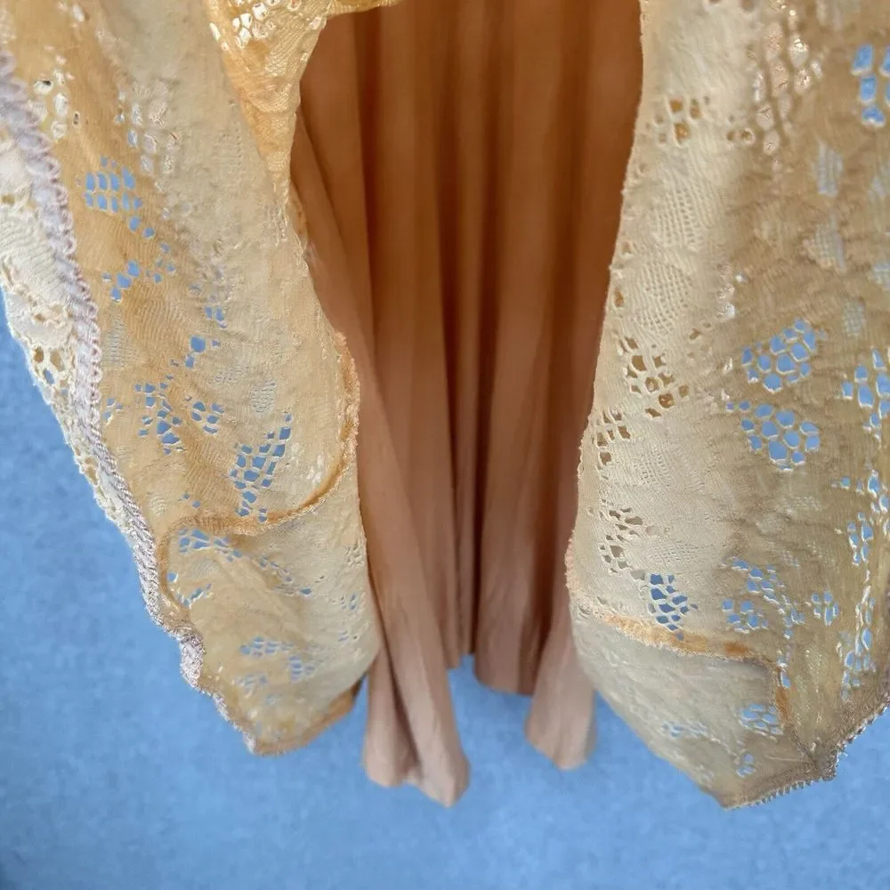 Free People Garden Lace Eyelet Mini Dress Size Medium Bohemian Ballet Core Peach